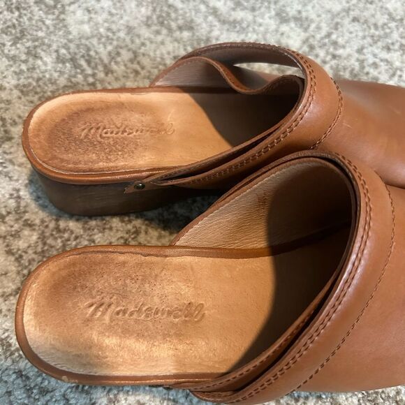 Madewell The Cecily Clog in Oiled Leather 8 - Picture 4 of 9